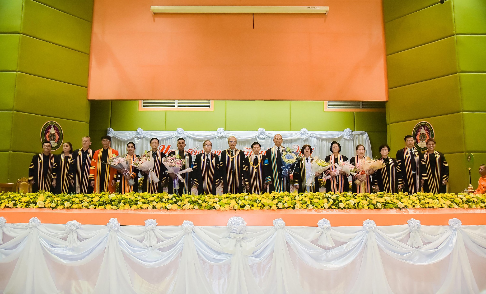 พิธีมอบครุยวิทยฐานะแด่บัณฑิตกิตติมศักดิ์ ประจำปีการศึกษา 2566