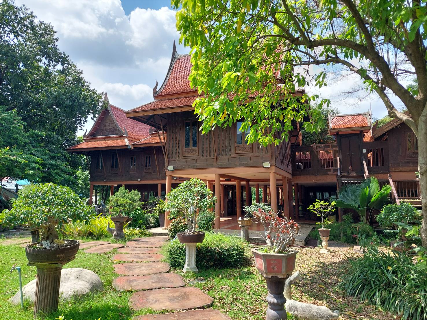 ปรับปรุงสภาพแวดล้อมและคุณภาพน้ำอาคาร 60